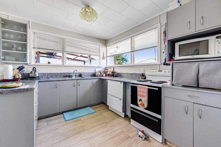 Photo of property in 28 Rosalind Street, Deanwell, Hamilton, 3206