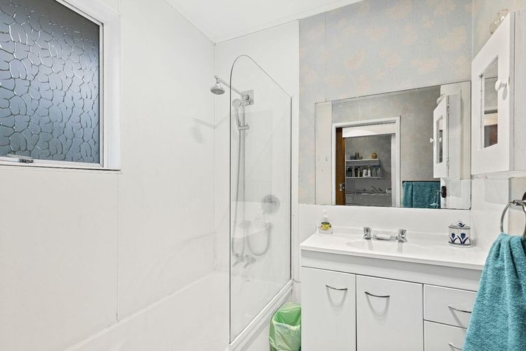 Photo of property in 46b Captain Scott Road, Glen Eden, Auckland, 0602