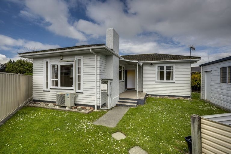 Photo of property in 9 Oxford Street, Taradale, Napier, 4112