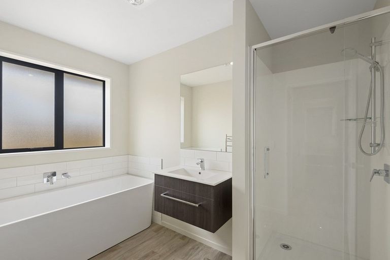 Photo of property in 16 Fairbairn Road, Rolleston, 7614