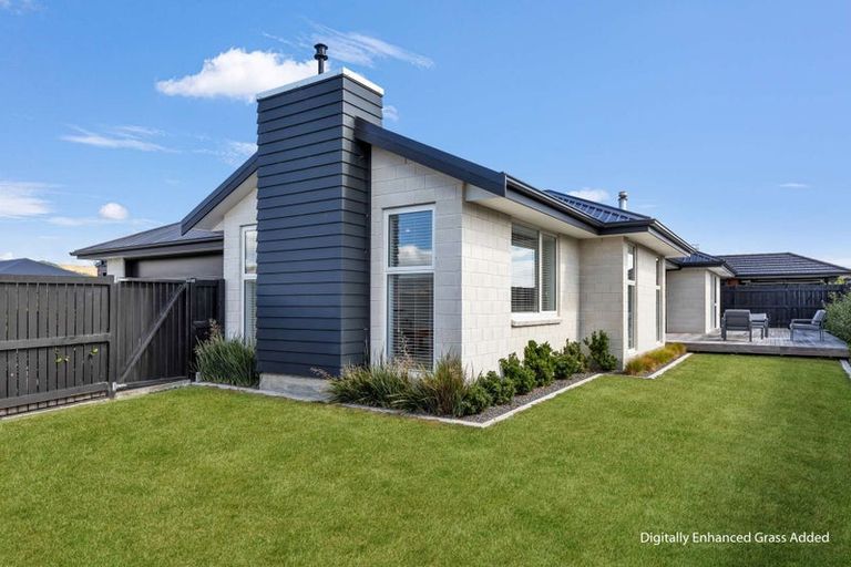 Photo of property in 1 Corsica Court, Fitzherbert, Palmerston North, 4410
