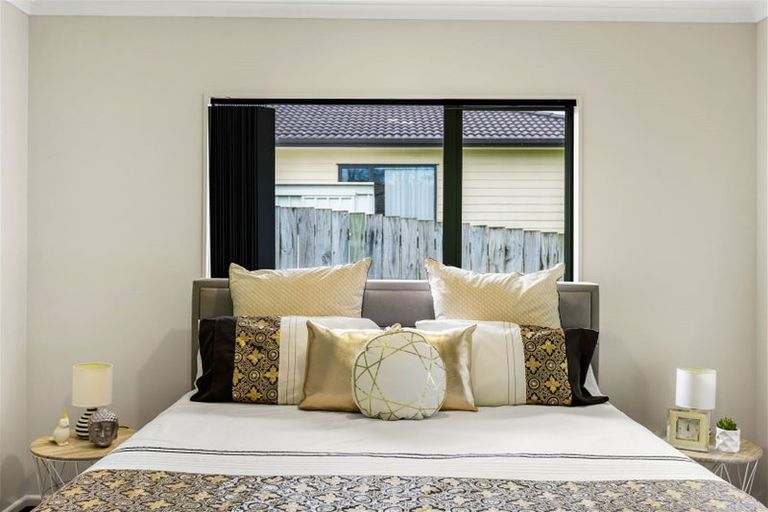 Photo of property in 22 Gordon Stanley Drive, Massey, Auckland, 0614