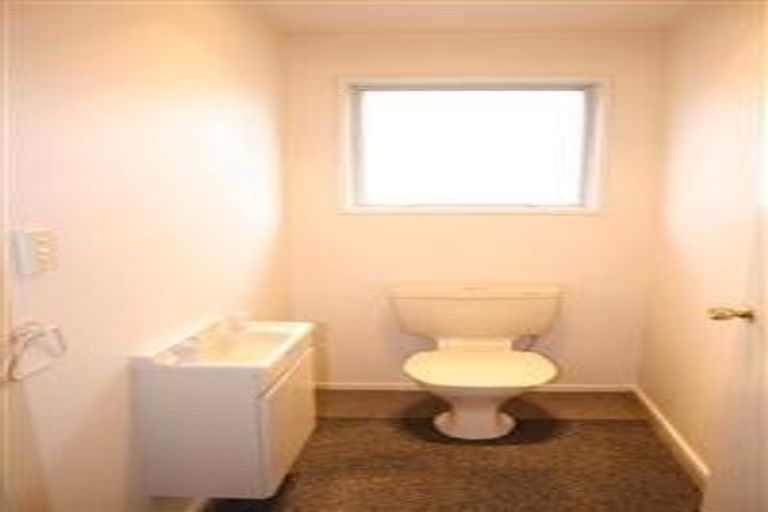 Photo of property in 4a Roche Avenue, Upper Riccarton, Christchurch, 8041