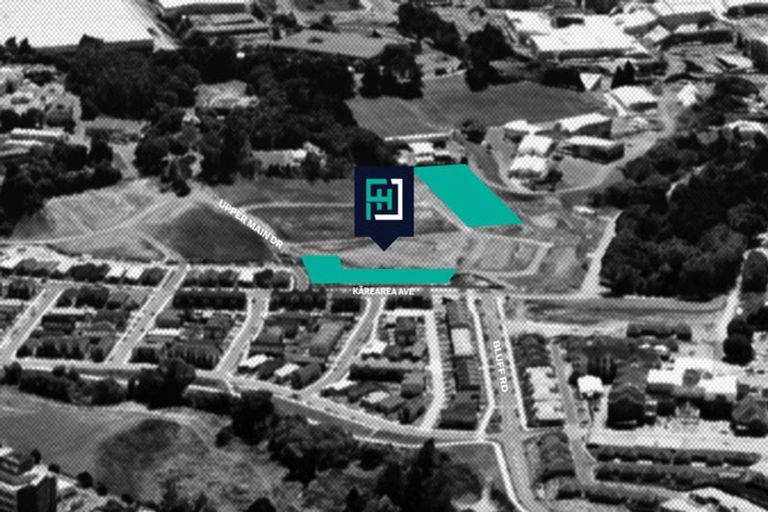 Photo of property in 2 Tarapuka Road, Kenepuru, 5022