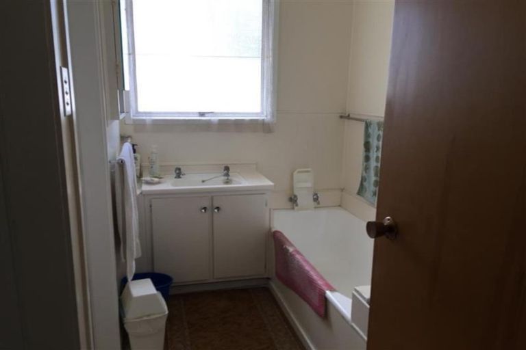 Photo of property in 18 Carbery Place, Manurewa, Auckland, 2102