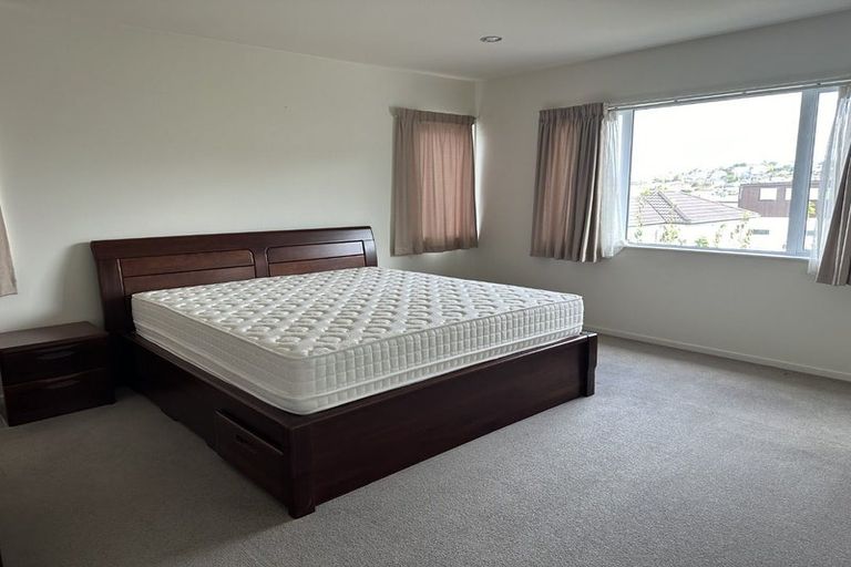 Photo of property in 24 Mulroy Place, Pinehill, Auckland, 0632