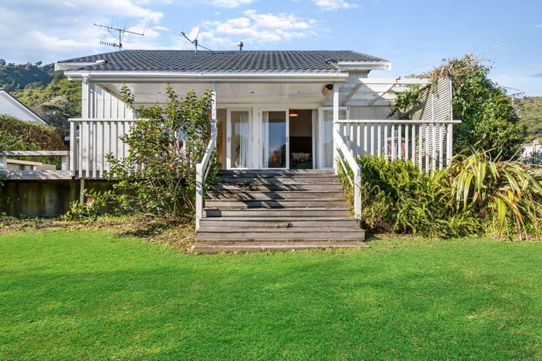 Photo of property in 92 Winara Avenue, Waikanae, 5036