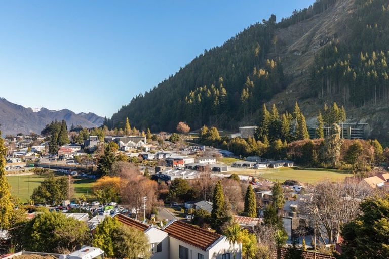 Photo of property in 10 Boundary Street, Arrowtown, 9302