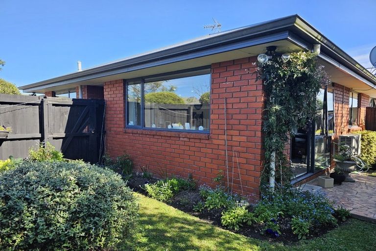 Photo of property in 2 Clinton Lane, Woolston, Christchurch, 8062