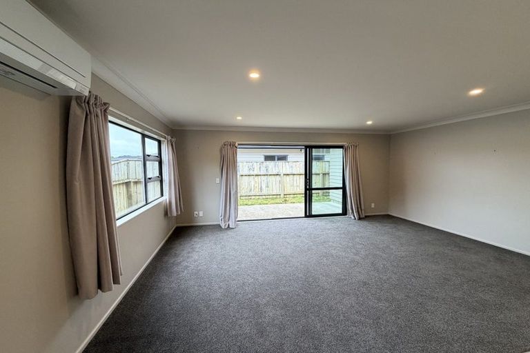 Photo of property in 27 Moonsail Drive, Whitby, Porirua, 5024