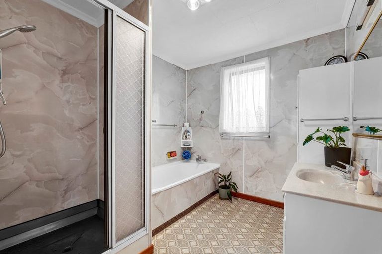 Photo of property in 180 Waihi Road, Hawera, 4610