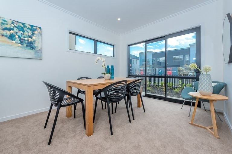 Photo of property in 12 Sacred Kingfisher Road, Hobsonville, Auckland, 0618