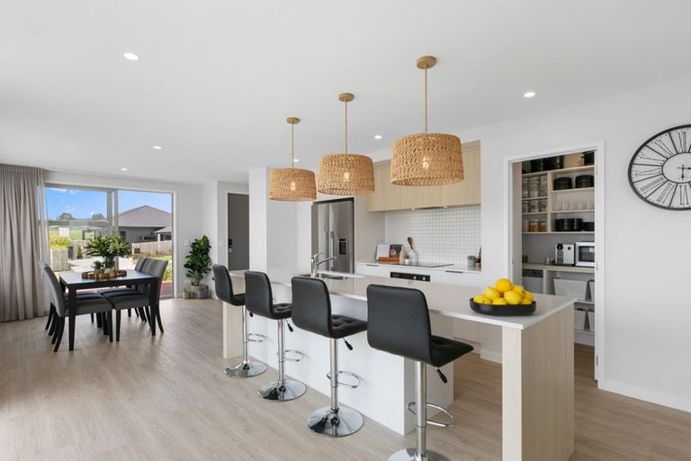 Photo of property in 15 Kiritiana Close, Pyes Pa, Tauranga, 3112