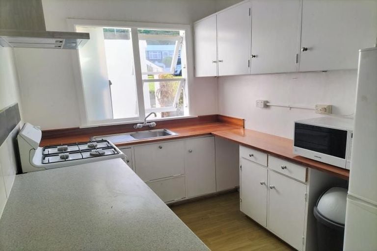 Photo of property in 281 Queens Drive, Lyall Bay, Wellington, 6022