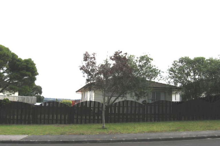 Photo of property in 14 Santiago Crescent, Unsworth Heights, Auckland, 0632