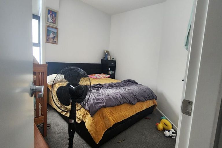 Photo of property in 2a/1 Gibbons Street, Upper Hutt, 5018