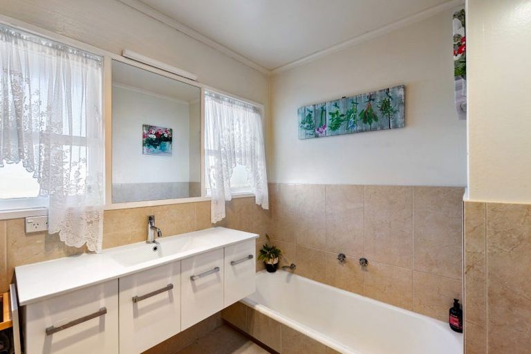 Photo of property in 35 Charles Street, Westshore, Napier, 4110