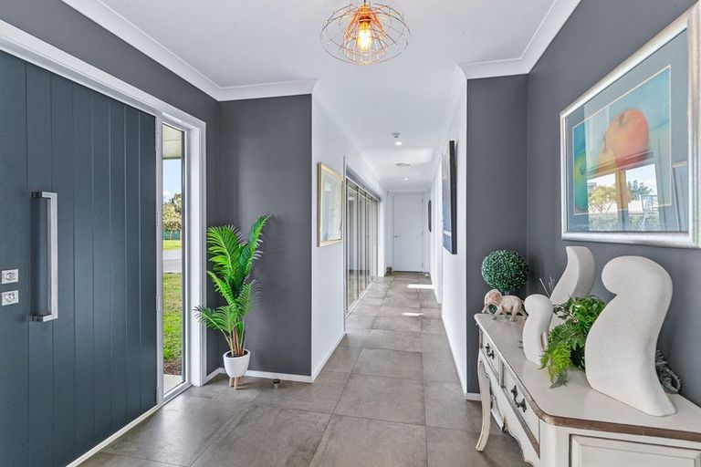 Photo of property in 76 Pohutukawa Drive, Levin, 5571
