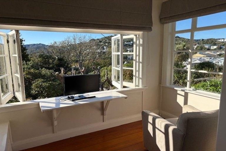 Photo of property in 11 Norfolk Street, Northland, Wellington, 6012