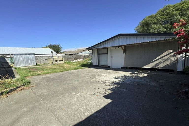 Photo of property in 15 Boston Avenue, Hornby, Christchurch, 8042