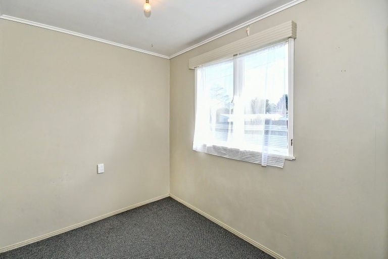Photo of property in 12a Waiari Road, Conifer Grove, Takanini, 2112