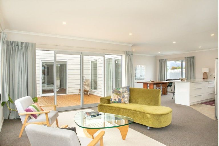 Photo of property in 9 Russell Street, Westport, 7825