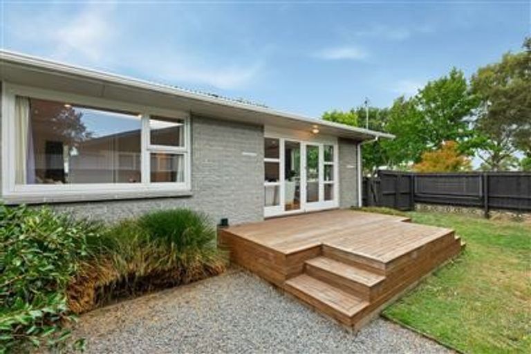 Photo of property in 2/37 Lochee Road, Upper Riccarton, Christchurch, 8041