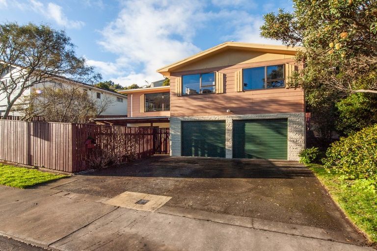 Photo of property in 40 Cortina Avenue, Johnsonville, Wellington, 6037