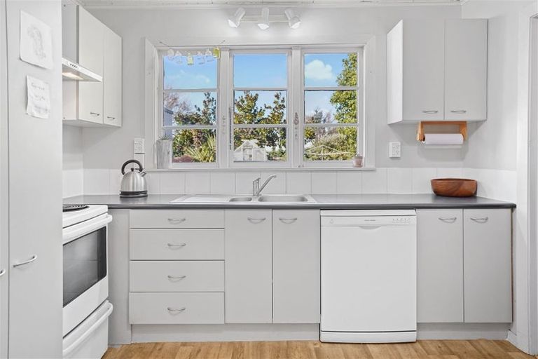 Photo of property in 232 Weston Road, Mairehau, Christchurch, 8052