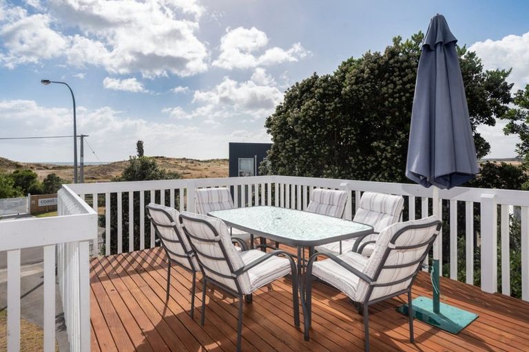Photo of property in 1338 Papamoa Beach Road, Papamoa Beach, Papamoa, 3118
