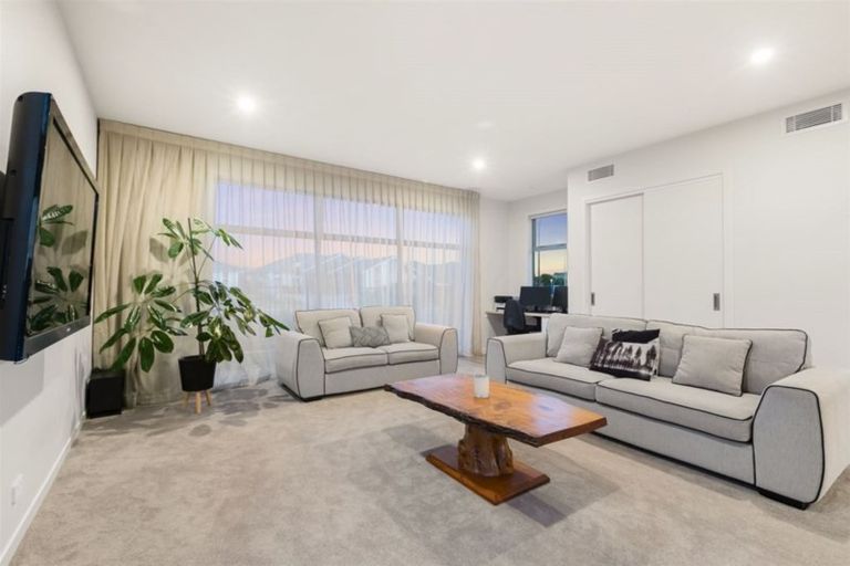 Photo of property in 64 Sandhurst Drive, Papamoa Beach, Papamoa, 3118