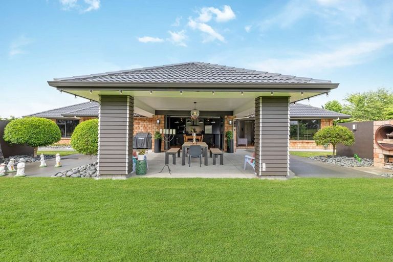 Photo of property in 16 Millbrook Drive, Waiuku, 2683