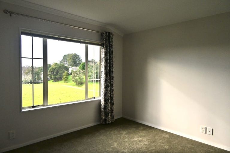 Photo of property in 24 Loughanure Place, Massey, Auckland, 0614