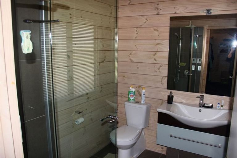 Photo of property in 1 Leeward Drive, Whitianga, 3510