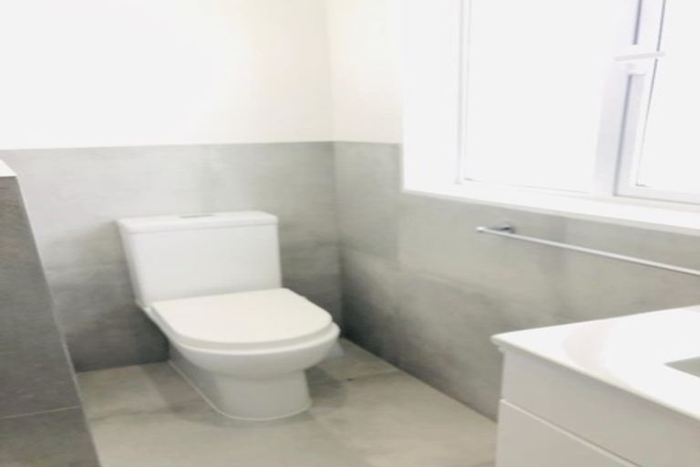 Photo of property in 9 Humphrey Kemp Avenue, Henderson, Auckland, 0612