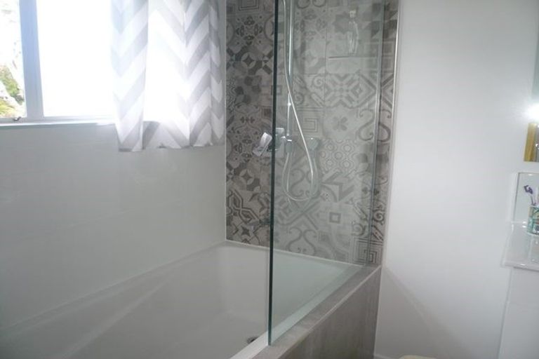 Photo of property in 9/133 Hutchinson Avenue, New Lynn, Auckland, 0600