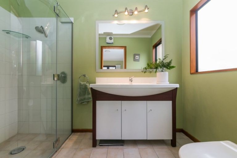 Photo of property in 14 Washington Place, Havelock North, 4130