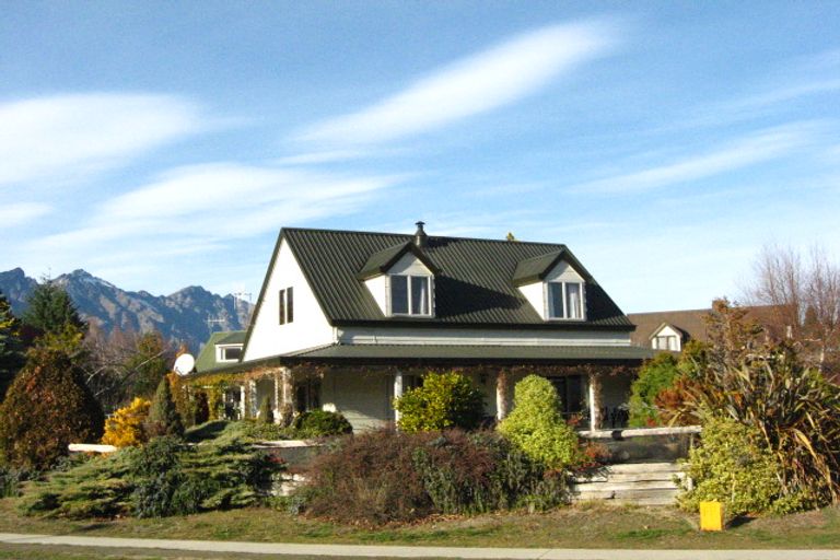 Photo of property in 39 Oregon Drive, Kelvin Heights, Queenstown, 9300