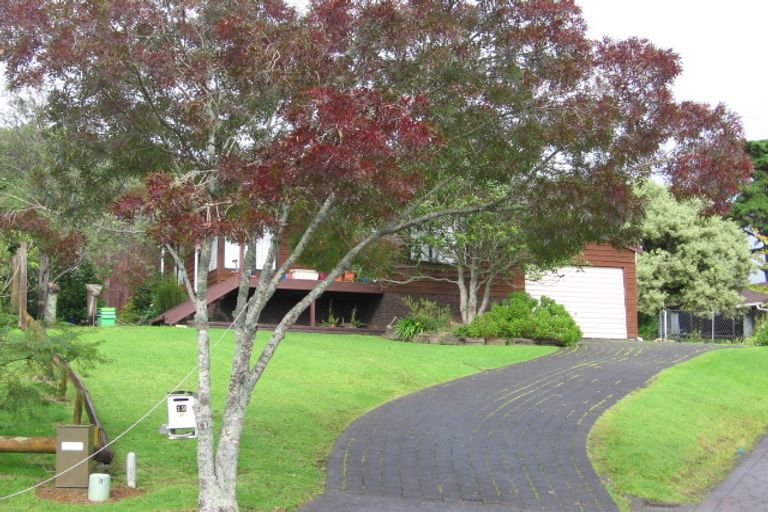 Photo of property in 12 Photinia Place, Botany Downs, Auckland, 2010