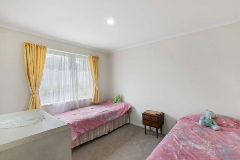 Photo of property in 37 Cabeleigh Drive, Helensville, 0800