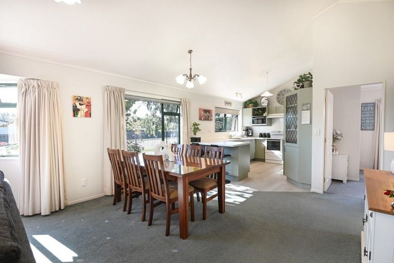 Photo of property in 1 Belgrove Drive, Waipukurau, 4200