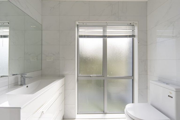 Photo of property in 1/13 Crosher Place, Silverdale, Hamilton, 3216