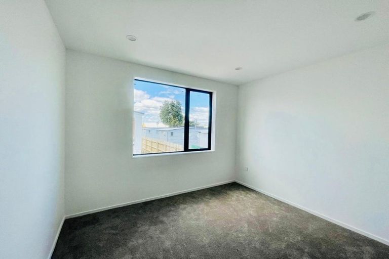 Photo of property in 9b Rountree Place, Conifer Grove, Takanini, 2112