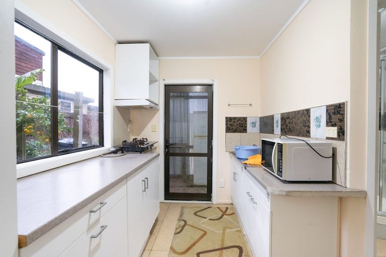 Photo of property in 15 Camden Place, Papatoetoe, Auckland, 2025