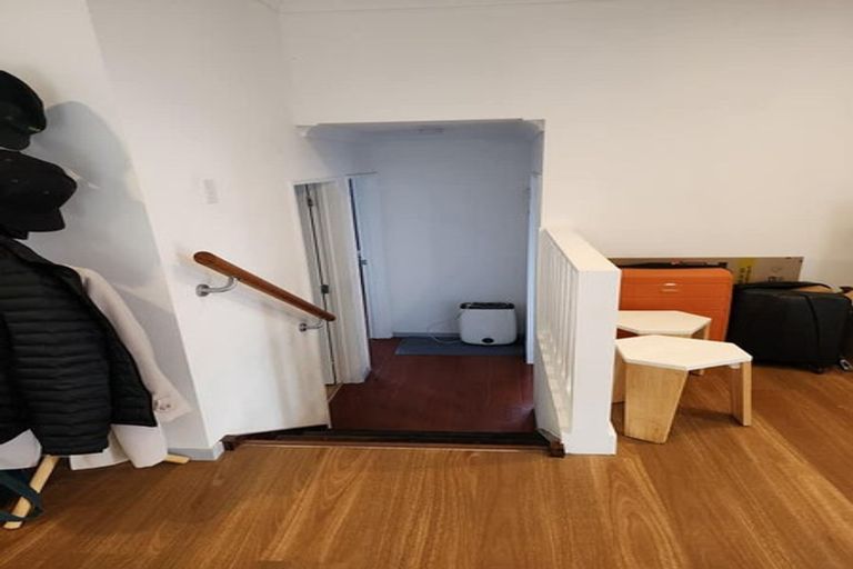 Photo of property in 24 Holt Avenue, Torbay, Auckland, 0630