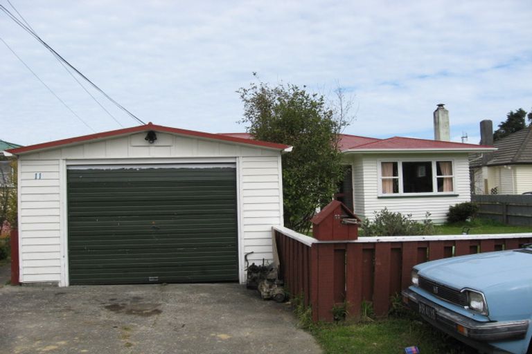 Photo of property in 11 Hunt Street, Wainuiomata, Lower Hutt, 5014