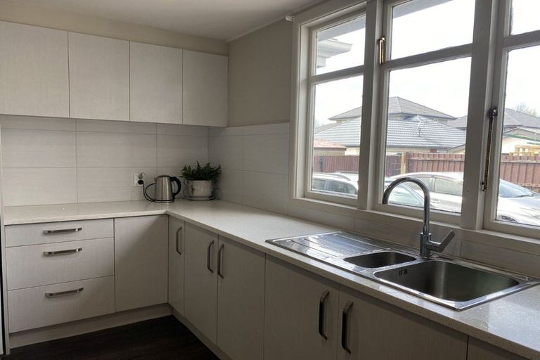 Photo of property in 16 Peer Street, Upper Riccarton, Christchurch, 8041