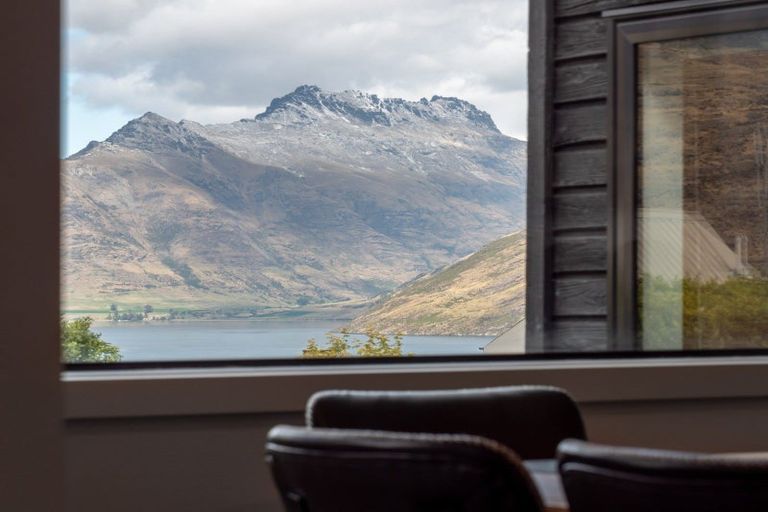 Photo of property in 1 Highview Terrace, Queenstown, 9300
