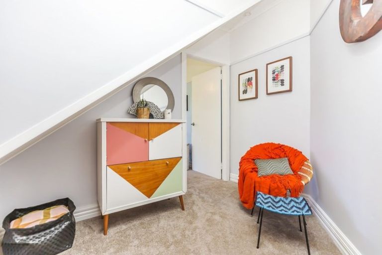 Photo of property in 38 Severn Street, Island Bay, Wellington, 6023