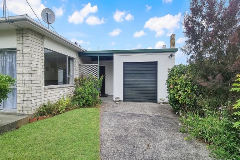 Photo of property in 24 Oaklea Avenue, Marton, 4710